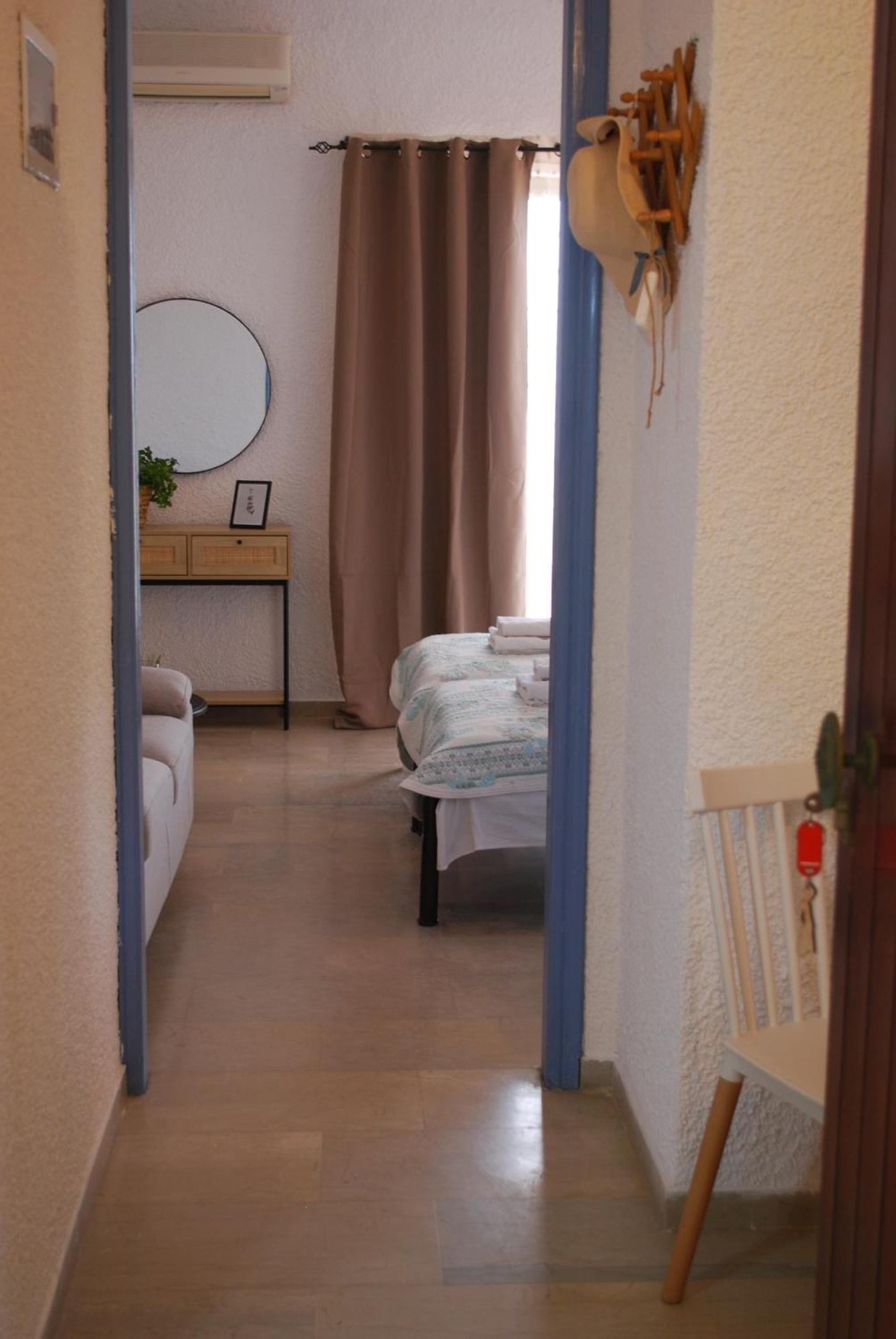 Sunset Rooms Agia Marina  Екстериор снимка
