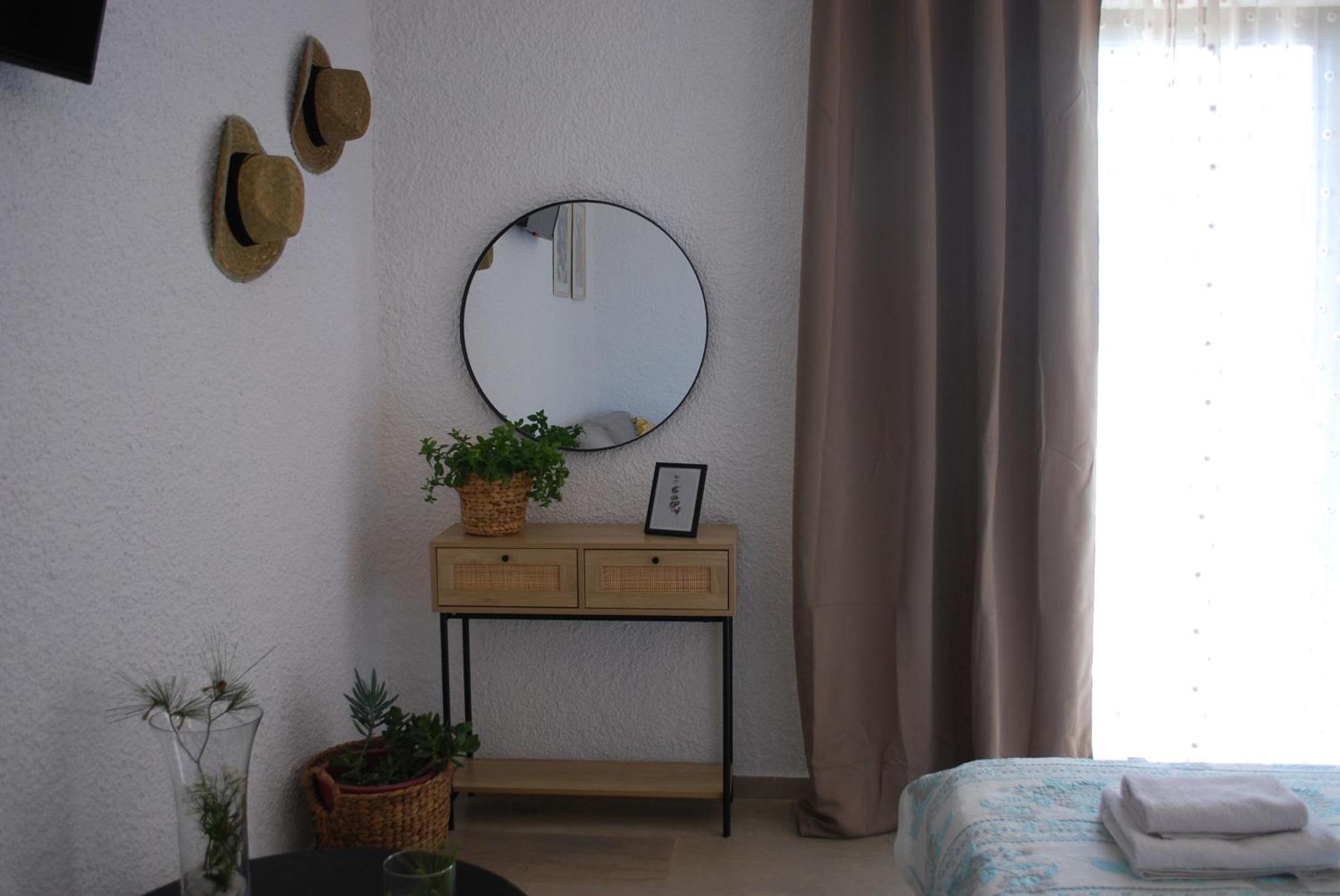 Sunset Rooms Agia Marina  Екстериор снимка