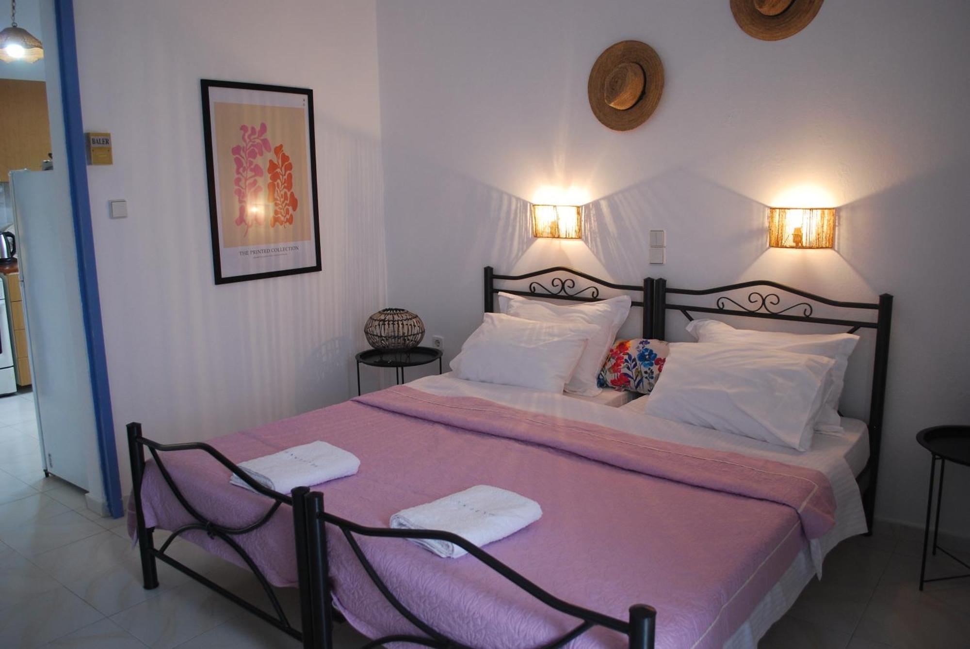 Sunset Rooms Agia Marina  Екстериор снимка